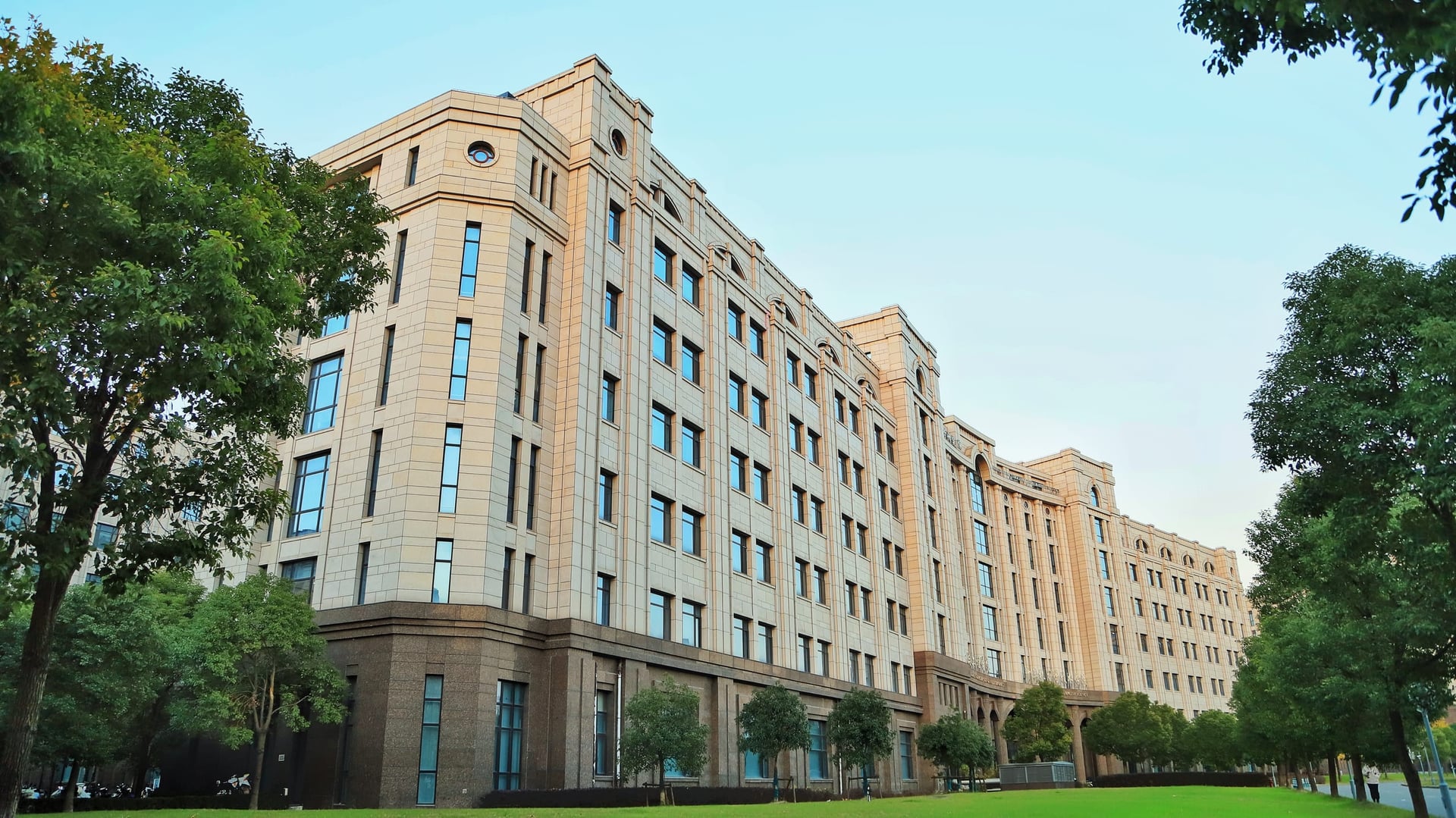 Comprehensive Administration Building, Jiangwan Campus